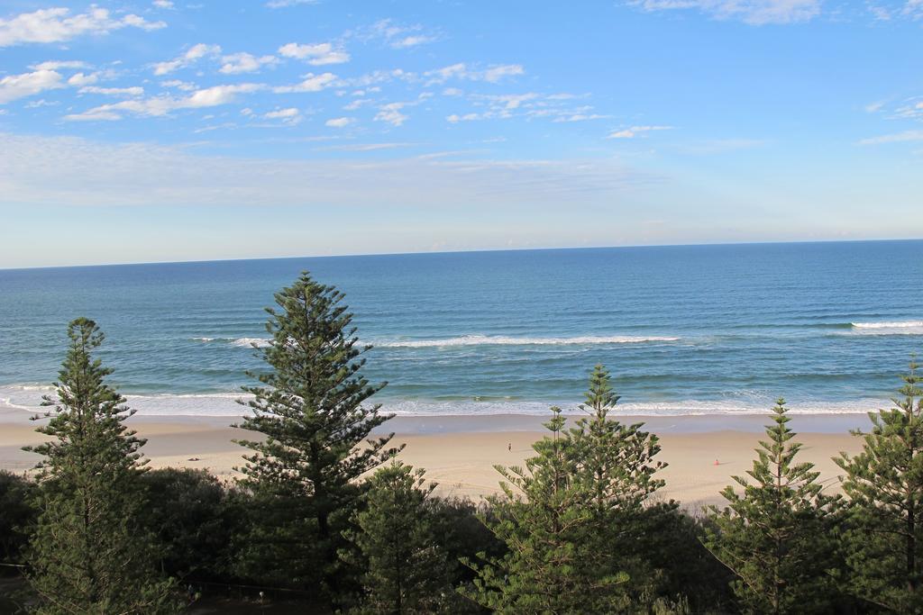 Pacific Regis Beachfront Holiday Apartments Guldkusten Exteriör bild