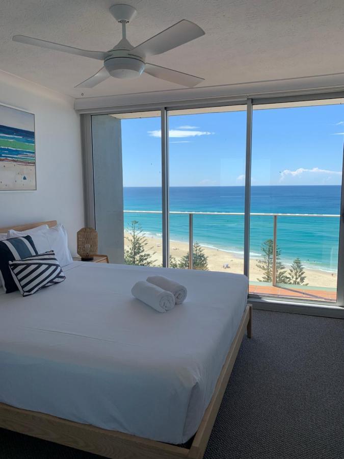 Pacific Regis Beachfront Holiday Apartments Guldkusten Exteriör bild