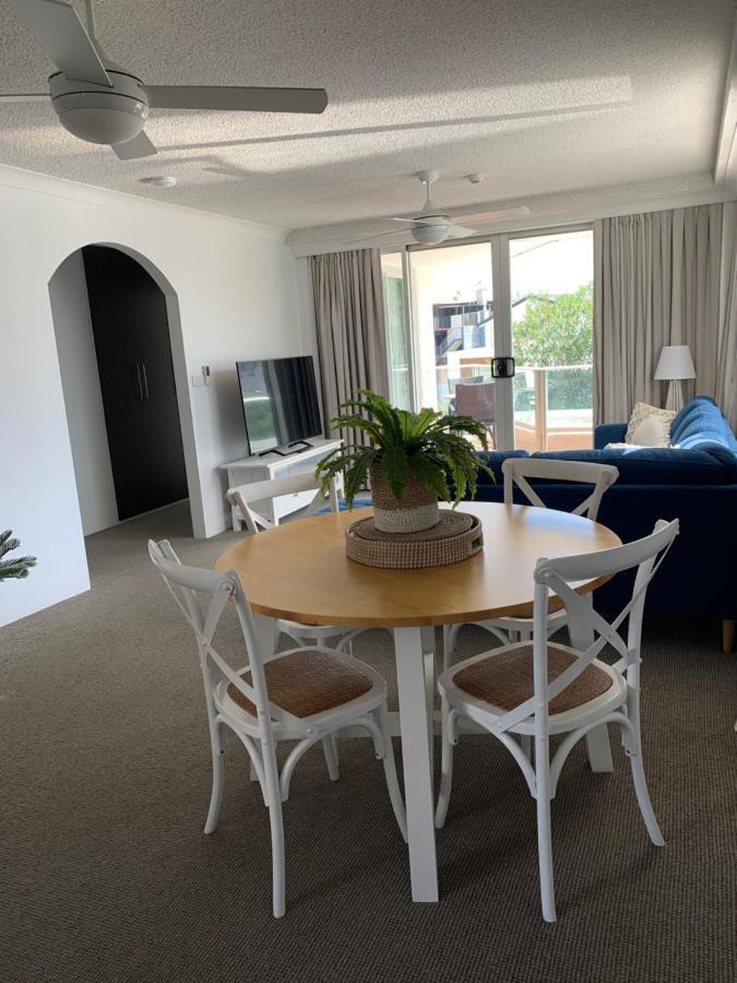 Pacific Regis Beachfront Holiday Apartments Guldkusten Exteriör bild
