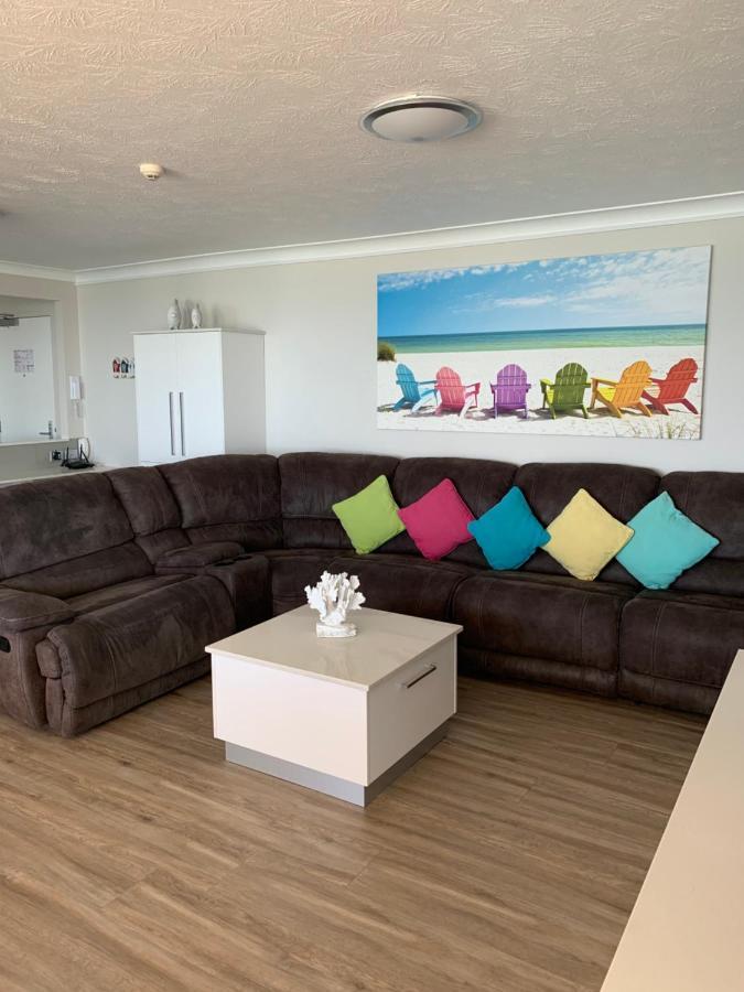 Pacific Regis Beachfront Holiday Apartments Guldkusten Exteriör bild