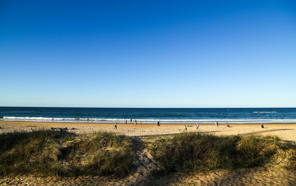 Pacific Regis Beachfront Holiday Apartments Guldkusten Exteriör bild