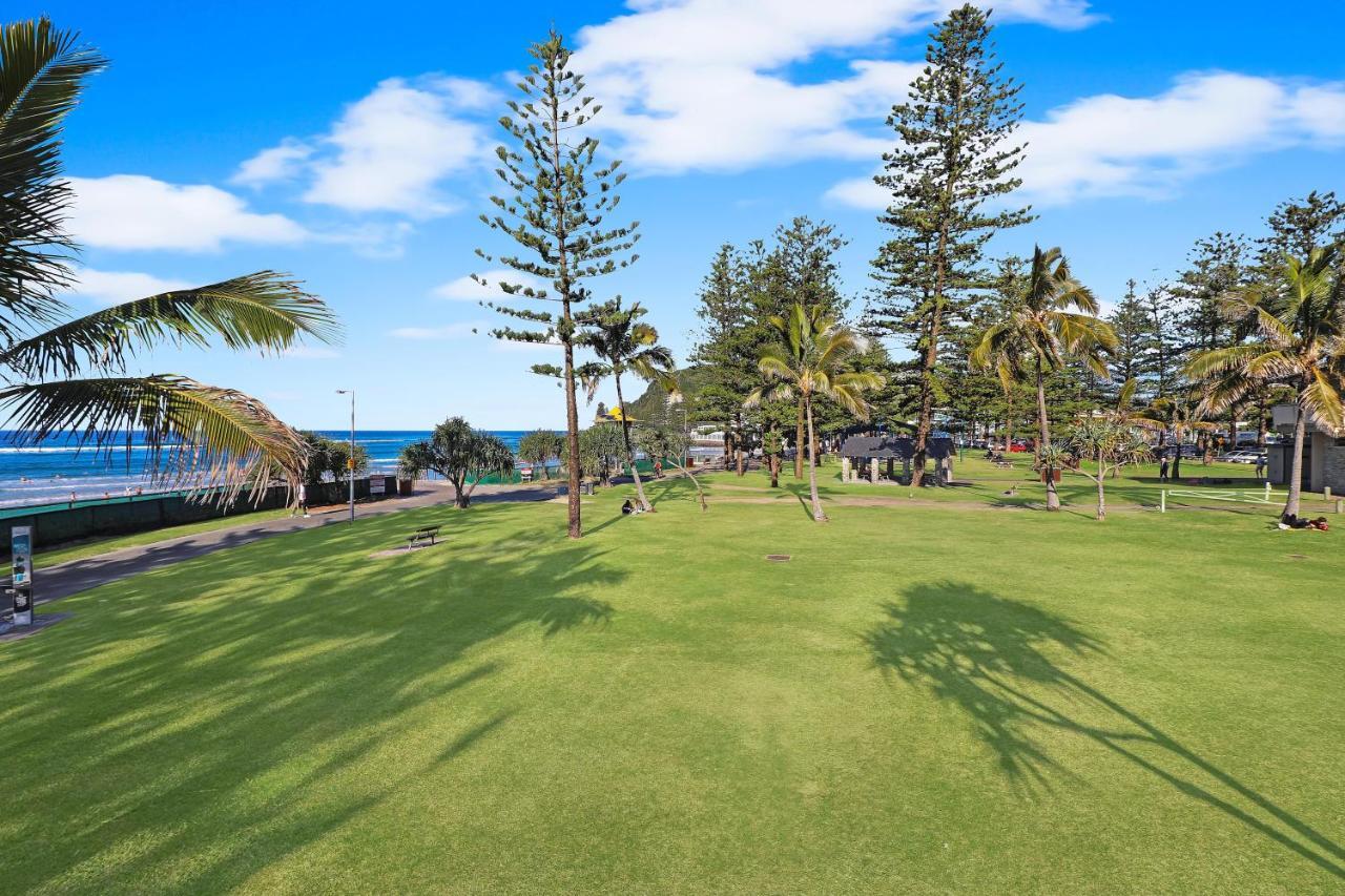 Pacific Regis Beachfront Holiday Apartments Guldkusten Exteriör bild