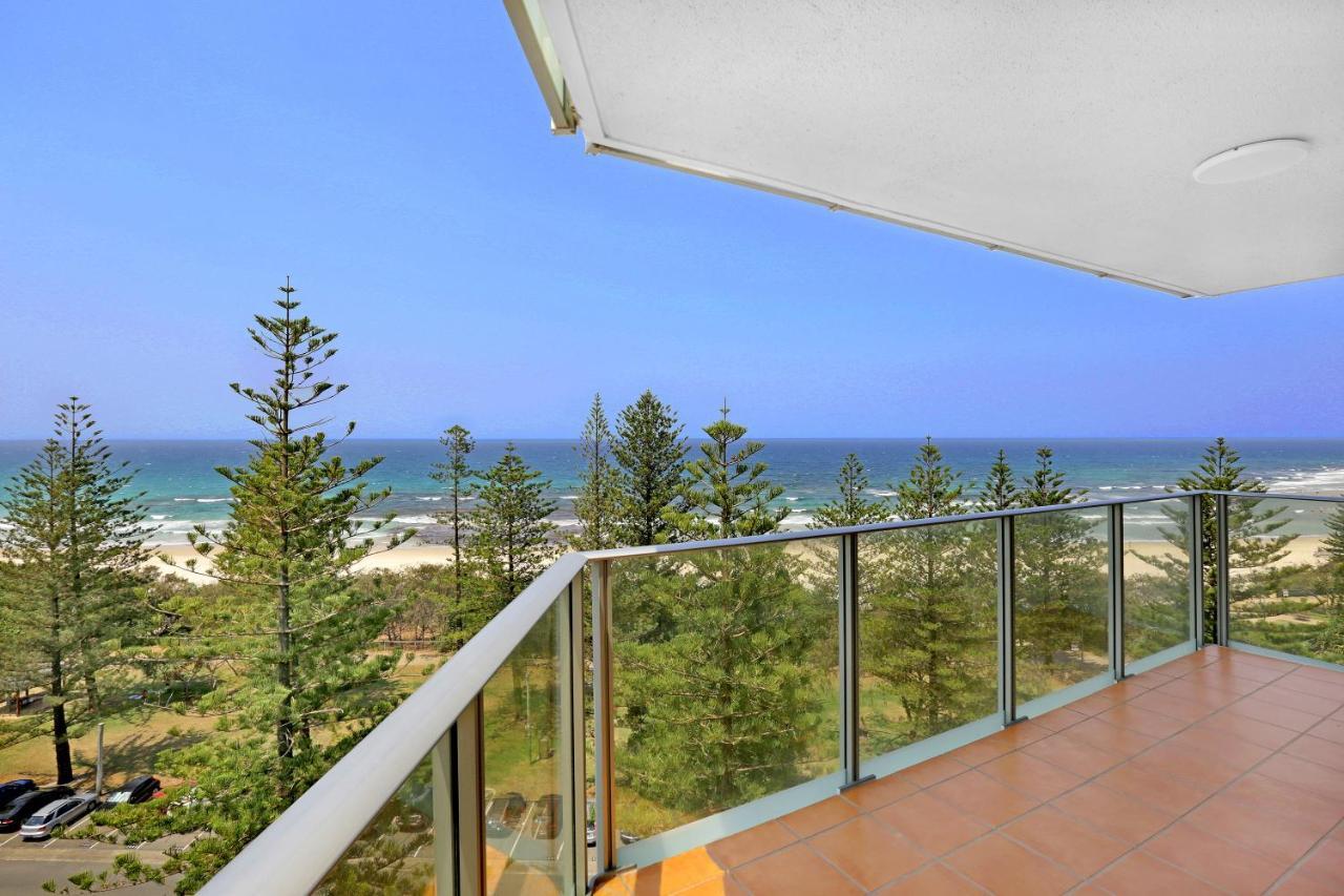 Pacific Regis Beachfront Holiday Apartments Guldkusten Exteriör bild